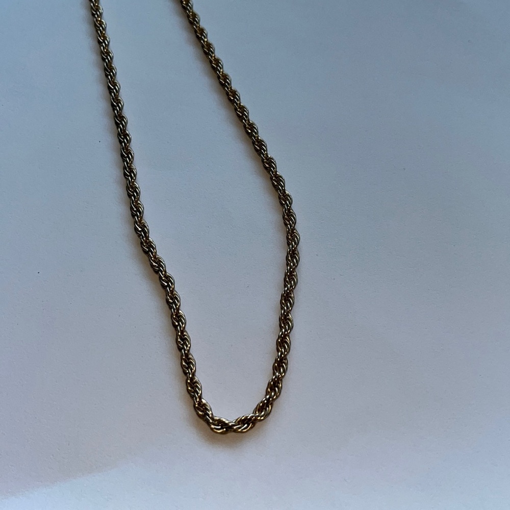 Gold twisted chain necklace